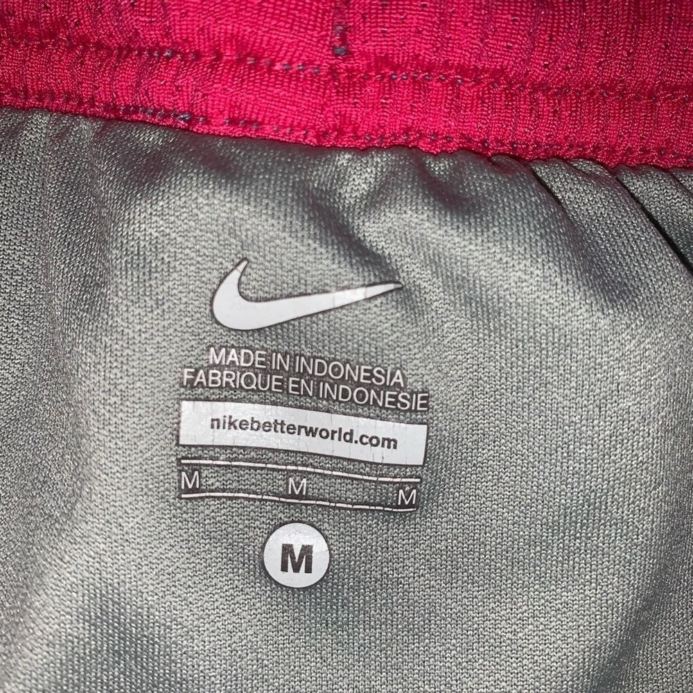 Womens Nike Shorts Size Medium - Picture 3 of 4